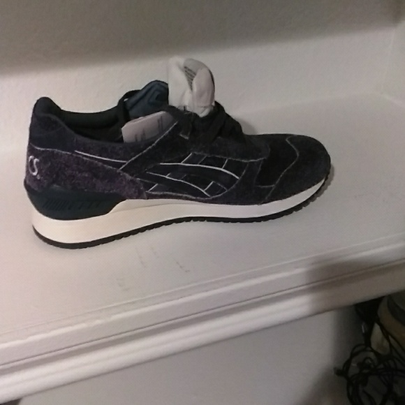 Asics - Picture 2 of 4